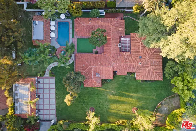 18625 Wells Drive, Tarzana, CA 91356 - Image #2