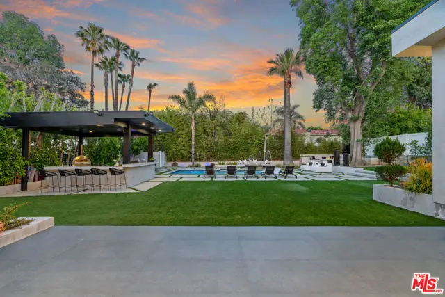 5354 Vanalden Avenue, Tarzana, CA 91356 - Image #3