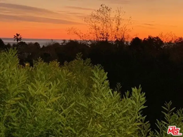 1039 Las Pulgas Road, Pacific Palisades, CA 90272 - Image #2