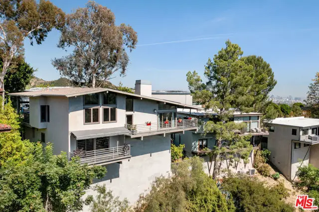 3307 Deronda Drive, Los Angeles, CA 90068 - #3