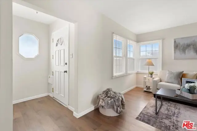 10910 S Burl Avenue, Inglewood, CA 90304 - Image #3