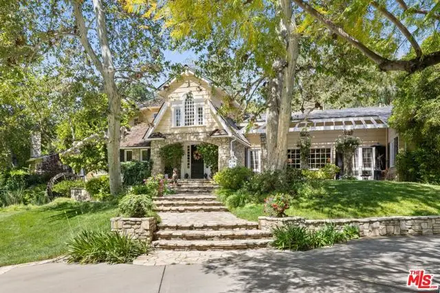 4535 Vanalden Avenue, Tarzana, CA 91356 - Image #2