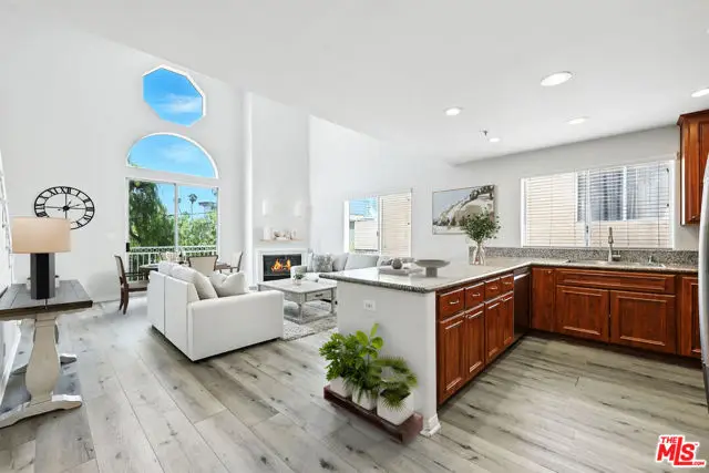 1211 S Shenandoah Street #304, Los Angeles, CA 90035 - Image #1