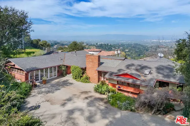 15739 Mulholland Place, Los Angeles, CA 90049 - #1