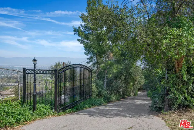 15739 Mulholland Place, Los Angeles, CA 90049 - #2