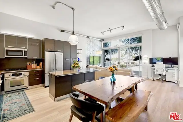 13320 Beach Avenue #303, Marina Del Rey, CA 90292 - Image #2