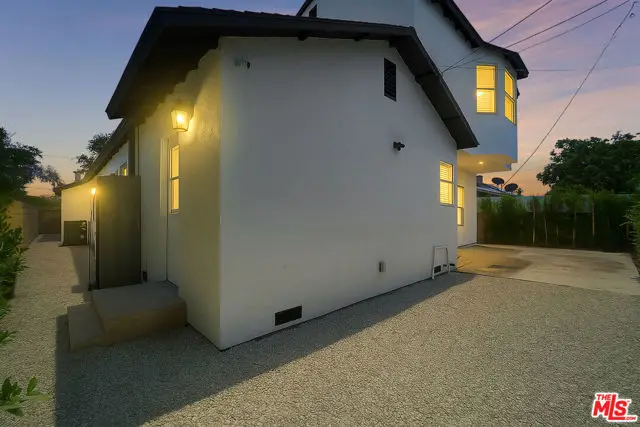 11703 Atkinson Avenue, Hawthorne, CA 90250 - Image #2