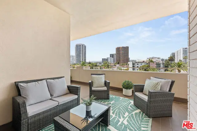 1333 S Beverly Glen Boulevard #703, Los Angeles, CA 90024 - Image #3