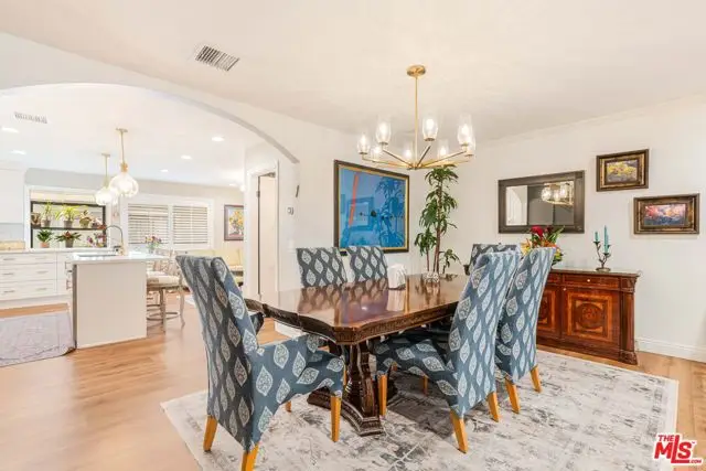 18100 Burbank Boulevard #26, Tarzana, CA 91356 - Image #3