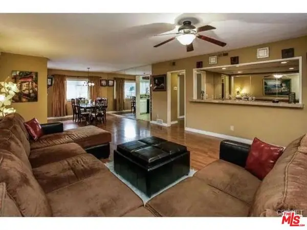 5301 Yarmouth Avenue #2, Encino (los Angeles), CA 91316