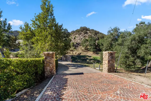622 E Carlisle Road, Thousand Oaks, CA 91360 - #1