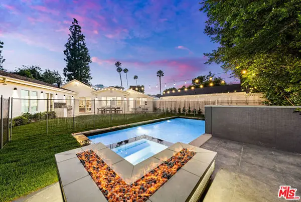 530 S Bentley Avenue, Los Angeles, CA 90049