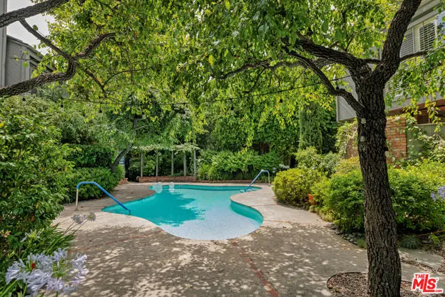 853 S Bundy Drive, Los Angeles, CA 90049 - Image #3