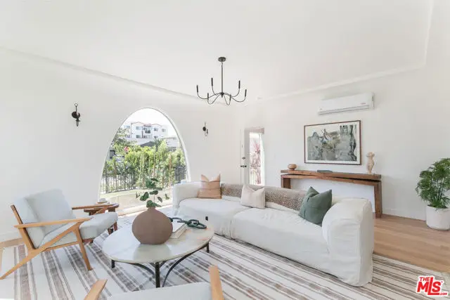 1570 S Hayworth Avenue, Los Angeles, CA 90035 - Image #3