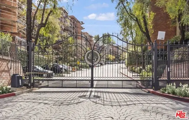 4752 Park Encino Lane #212, Encino, CA 91436 - Image #3