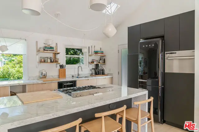 814 Angelus Place, Venice, CA 90291 - Image #3