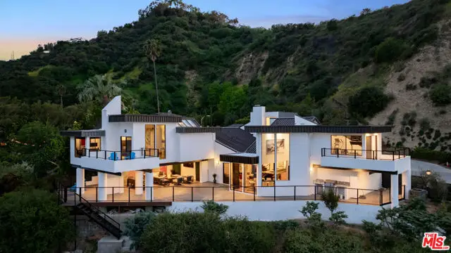 3372 Longridge Terrace, Sherman Oaks, CA 91423 - Image #1