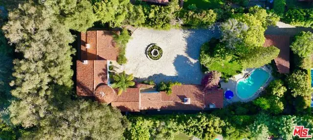 334 N Carmelina Avenue, Los Angeles, CA 90049 - Image #2