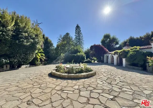 334 N Carmelina Avenue, Los Angeles, CA 90049 - Image #3