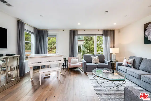 6760 W Gill Way, Los Angeles, CA 90068 - Image #3