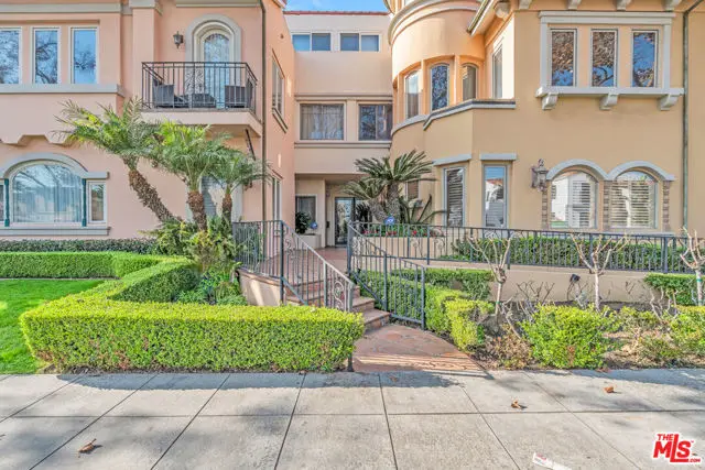 143 N Arnaz Drive #304, Beverly Hills, CA 90211 - Image #2