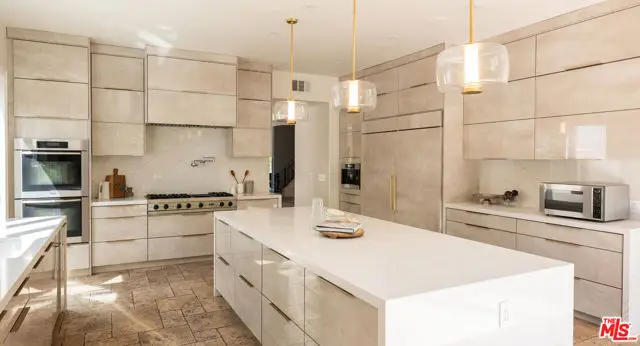 1113 Amherst Avenue, Los Angeles, CA 90049 - Image #2