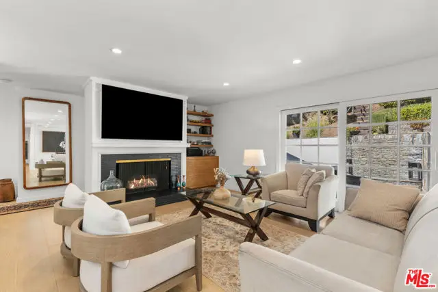 1450 N Bundy Drive, Los Angeles, CA 90049 - Image #3