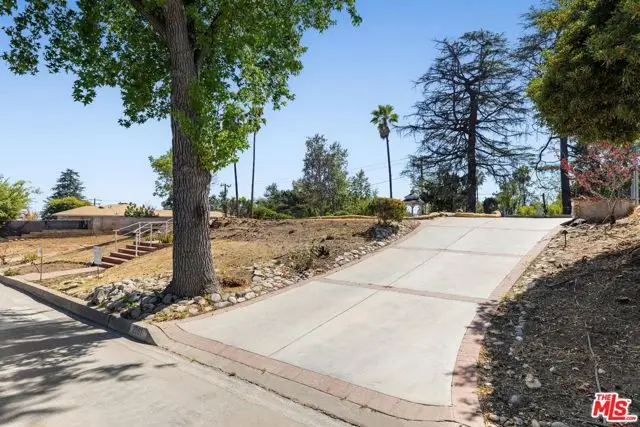 2261 Sinaloa Avenue, Altadena, CA 91001 - Image #3