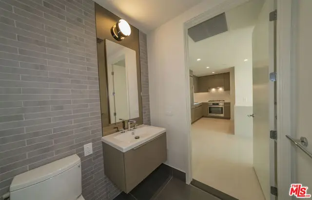 889 Francisco Street #1501, Los Angeles, CA 90017 - Image #3