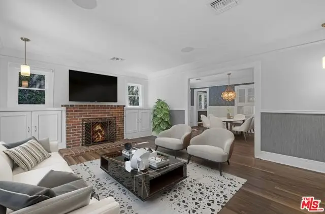 7024 De Longpre Avenue, Los Angeles, CA 90028 - Image #1