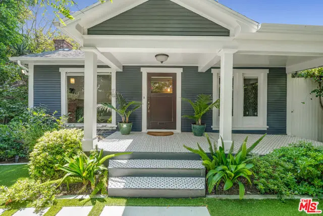 7024 De Longpre Avenue, Los Angeles, CA 90028 - Image #2