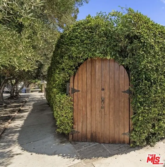 560 N Croft Avenue, West Hollywood, CA 90048 - Image #3