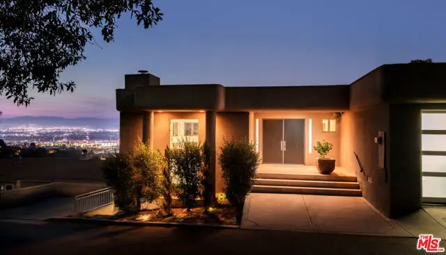 7265 Caverna Drive, Los Angeles, CA 90068 - Image #1