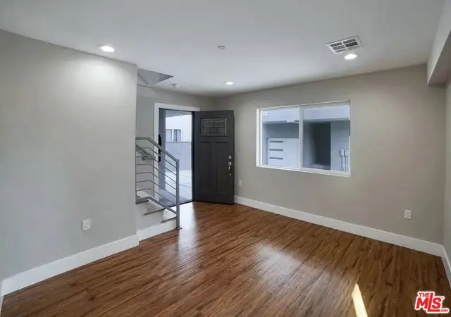 2301 Hauser Boulevard, Los Angeles, CA 90016 - Image #2