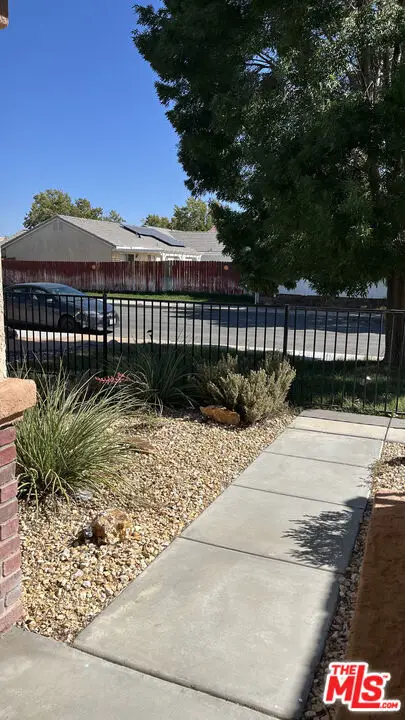 1751 W Avenue H5, Lancaster, CA 93534 - Image #3