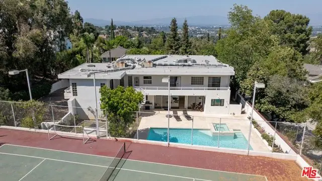 15656 Crownridge Place, Sherman Oaks, CA 91403 - Image #3