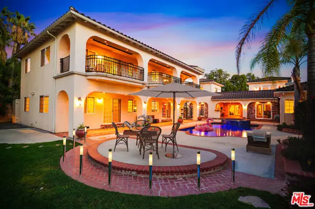 10655 Camarillo Street, North Hollywood, CA 91602 - Image #3