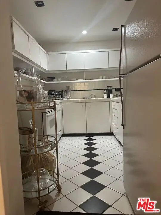 10433 Wilshire Boulevard #808, Los Angeles, CA 90024 - Image #2