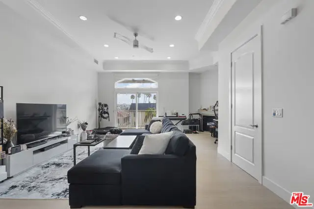 309 S Mariposa Avenue #301, Los Angeles, CA 90020 - Image #3