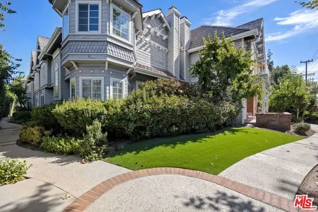 18135 Burbank Boulevard #6, Tarzana, CA 91356 - Image #3