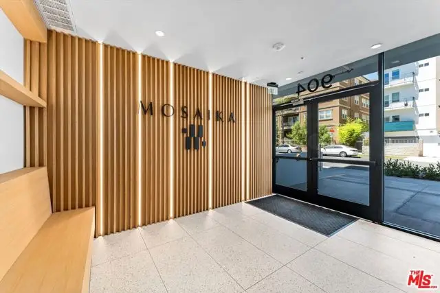 904 S New Hampshire Avenue #406, Los Angeles, CA 90006 - Image #1