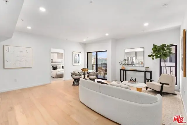 904 S New Hampshire Avenue #406, Los Angeles, CA 90006 - Image #3