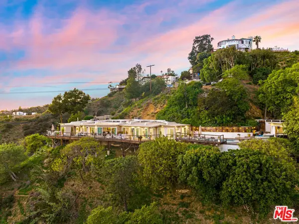 8494 Cole Crest Drive, Los Angeles, CA 90046