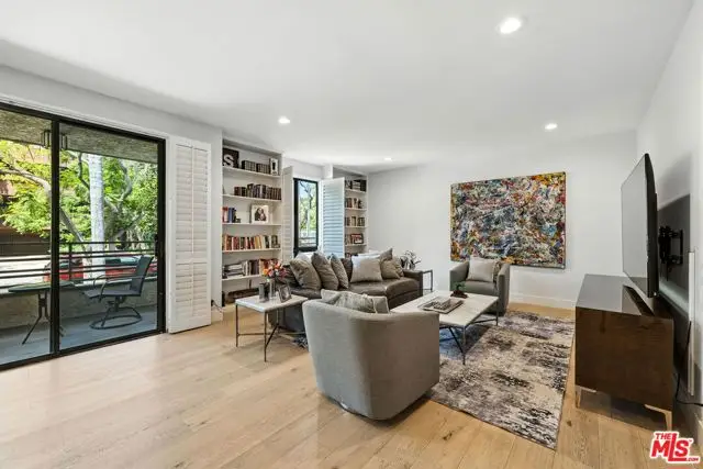 450 N Oakhurst Drive #101, Beverly Hills, CA 90210 - Image #2