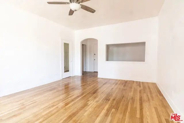 2121 James M Wood Boulevard #411, Los Angeles, CA 90006 - Image #3