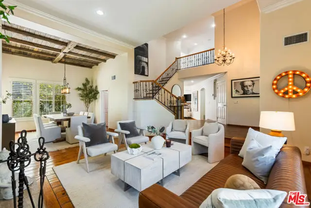 5985 Vista De La Luz, Woodland Hills, CA 91367 - Image #1