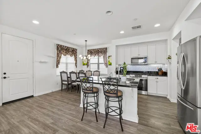 21757 Bene Drive, Santa Clarita, CA 91350 - Image #3