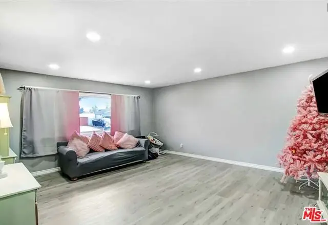 2255 Fig Street, Simi Valley, CA 93063 - Image #2