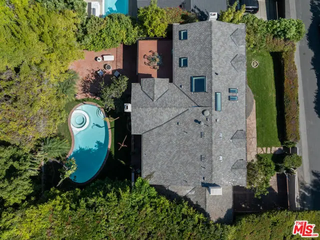 1364 Londonderry Place, Los Angeles, CA 90069 - Image #2