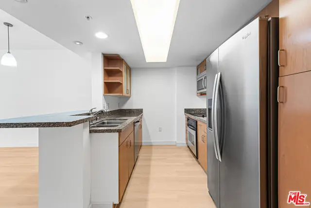 13700 Marina Pointe Drive #421, Marina Del Rey, CA 90292 - Image #3